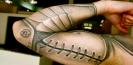 Tatouage réaliste sur le bras par Manu Badet